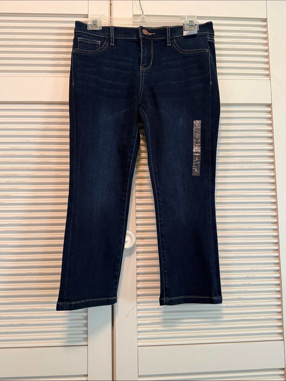 NEW YORK and Company SoHo Dark Wash Skinny Legging Crop Jeans